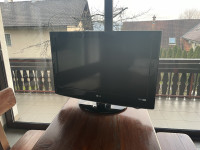 LCD TV sprejemnik LG 32LH300