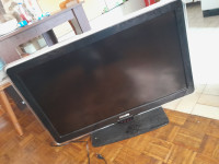 TV LCD Philips diagonala 95cm z daljincem