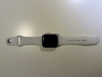 Apple watch 8 (41mm silver)