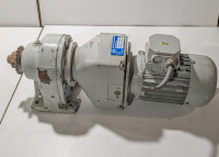 Elektromotor z reduktorjem 0,25 kW, 45-268 obr/min