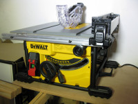 Prodam namizno žago DEWALT DWE7485