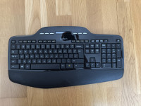 Logitech tipkovnica in miška MK710