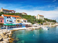 OTOK CRES, VALUN - Apartma prva vrsta do morja!