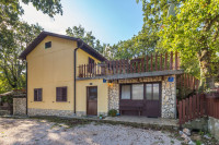 OTOK KRK, RISIKA - Apartmajska hiša z velikim vrtom