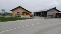 Poslovni prostori 500m2(zaprti in polzaprti) + odprto skladišče 3500m2