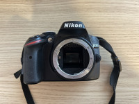 Nikon D3200 + 2 objektiva (NIKKOR 35 mm in NIKKOR 18-55 mm)