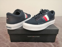 Tommy Hilfiger čevlji št. 41, 42, 43 NOVI (v trgovini 109€)