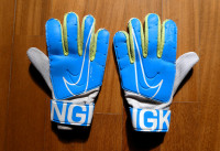 Prodam rabljene Nike GK golmanske junior rokavice.