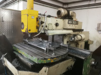 CNC rezkalni stroj MAHO MH900C