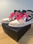 Air Jordan 1 mid se Crimson tint