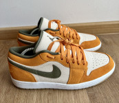 Jordan 1 Low SE Light Curry Size 44 (NO BOX)