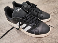 Nizki moški čevlji Adidas, številka 40 2/3