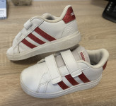 Adidas teniski za prosti čas, številka 25,5