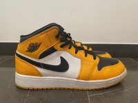 NIKE AIR JORDAN1 MID (GS) št. 39