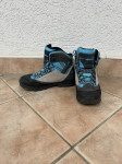 Pohodni čevlji Alpina št. 38