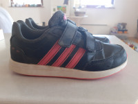 Superge Adidas št. 31