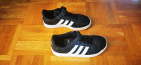 superge Adidas št. 33