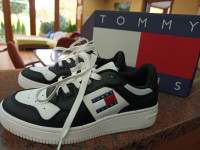 Tommy Hilfiger 36