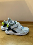 Superge Nike Huarache nove št. 39