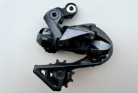 Shimano Ultegra RD-R8050-SS Di2 zadnji menjalnik