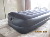 Napihljiva postelja INTEX  (180x85cm)