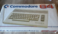 Commodore C64 II, REVIZIJA 4 V originalni embalaži z napajalnikom