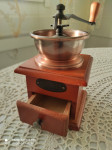 Ročni mlinček za kavo s keramičnim rezilom