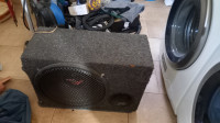 Avto subwoofer z ojačevalcem