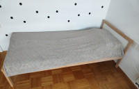 Prodam Ikein posteljni okvir z letvenim dnom SNIGLAR, bukev, 70x60 cm