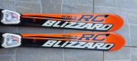 OTROŠKE SMUČI BLIZZARD RC RACE 130 cm + PALICE ROSSIGNOL 105 cm