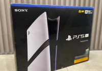 Sony PlayStation 5 PRO + 2 joysticka + 4 igrica + slušalice / NOVO