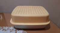 Kupim Tupperware posodo za kruh