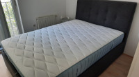 postelja 140x200 z vzmetnico, odlično ohranjena