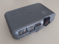 Projektor NEC LCD VT45 + torba + daljinec + vga kabel + hišni kino