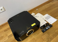 Projektor JVC RS500 4K HDR (X7000, X750)