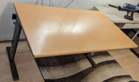 Pisarnška miza Hrast, prilagodljiva višina, kanal za kable; 140x80 cm