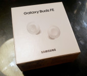 Samsung Galaxy Buds FE brezžične slušalke, bele, praktično nove