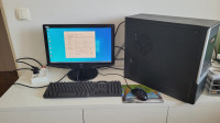 Komplet računalnik, zaslon ter tipkovnica/miška