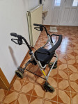 Invalidski voziček,hodulja,wc na kolesin,stol za kopalnico,pripomoček