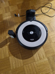 Robotski sesalec Roomba e5