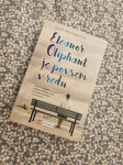 Eleanor Oliphant je povsem v redu