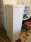 Ikea KALLAX regal, bela + 4x vstavek z vrati