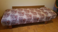 Starinska postelja-divan