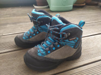 Otroški pohodni čevlji Alpina številka 28