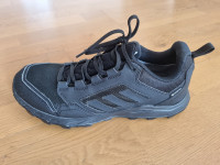 Pohodniški čevlji Adidas Terrex Tracerocker 2 GTX, GoreTex, št. 42 2/3