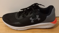 Under Armour moški tekaški čevlji št.43