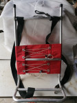 Aluminijasti nahrbtni nosilec ogrodje rdeč 36 x 62 x 20 cm