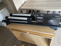 THULE STRESNI NOSILCI + SET ZA 4 SMUČI