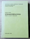 ETNOMUZIKOLOGIJA : RAGLED PO ZNANOSTI O LJUDSKI GLASBI Zmaga Kumer