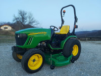 Vrtni traktor John Deere 2720 4x4 kosilnica mulčar